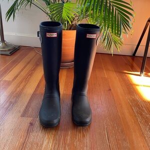 Hunter Classic Black Rain Boots